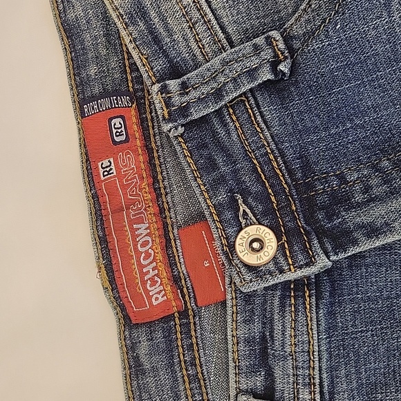 Richcow jeans, cuffed leg shorts. Detailed back pockets. Size 9 - Picture 2 of 11